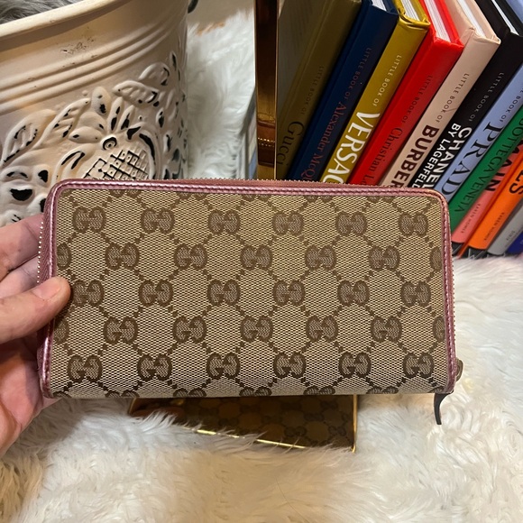 Gucci Cream and Pink Wallet - Picture 8 of 14